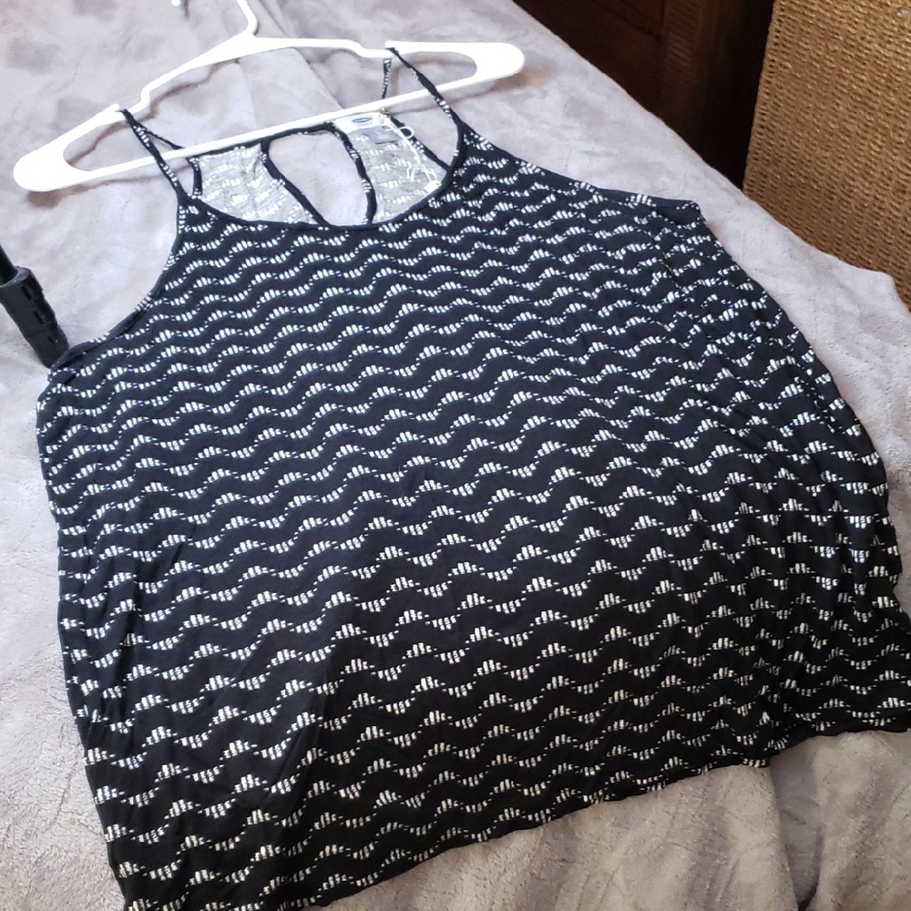 Old Navy Black and White Wave Pattern Camisole